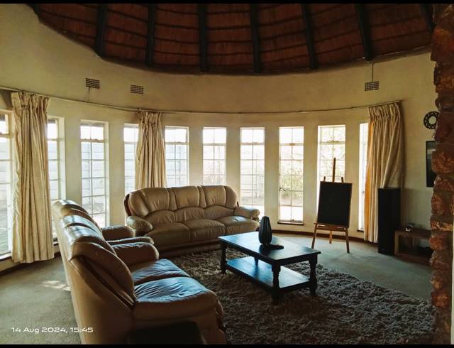 4 BEDROOM HOUSE FOR SALE IN JAMESON PARK